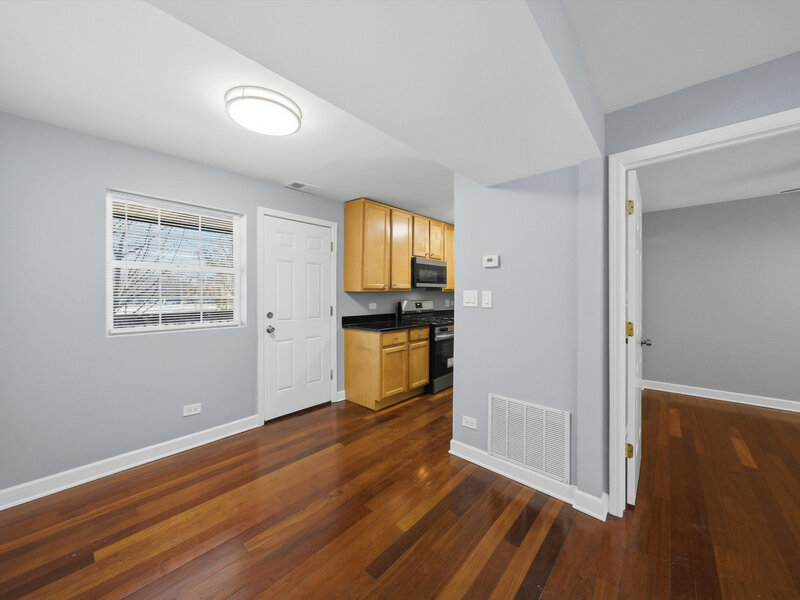 1937 W Pratt Boulevard Chicago IL 60626
