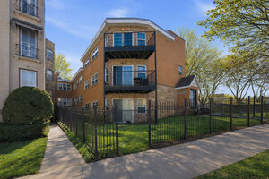 Photo of 1937 W Pratt Boulevard Chicago IL 60626 Unit 2N