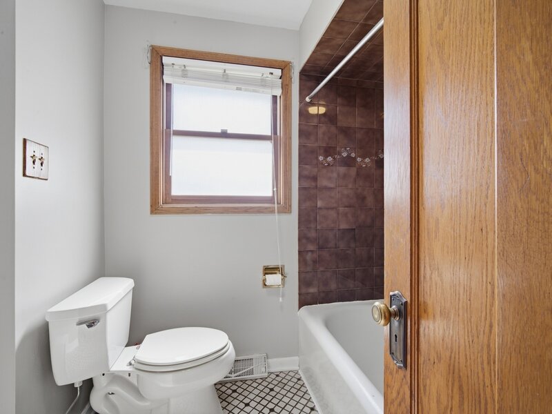 3831 N Octavia Avenue Chicago IL 60634