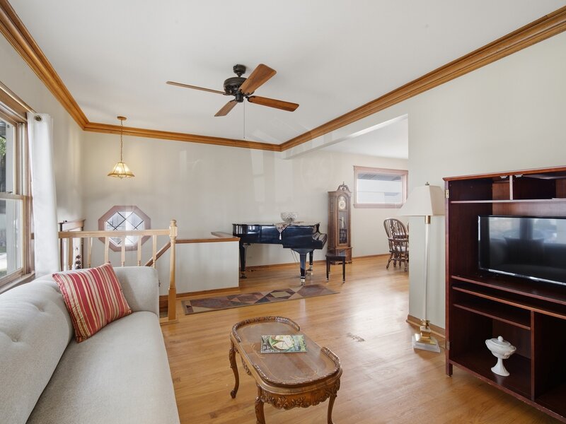 3831 N Octavia Avenue Chicago IL 60634