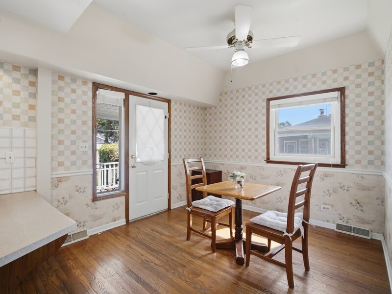 3831 N Octavia Avenue Chicago IL 60634