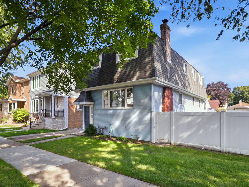 3831 N Octavia Avenue Chicago IL 60634