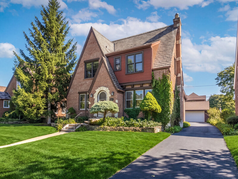 221 East Avenue Park Ridge IL 60068