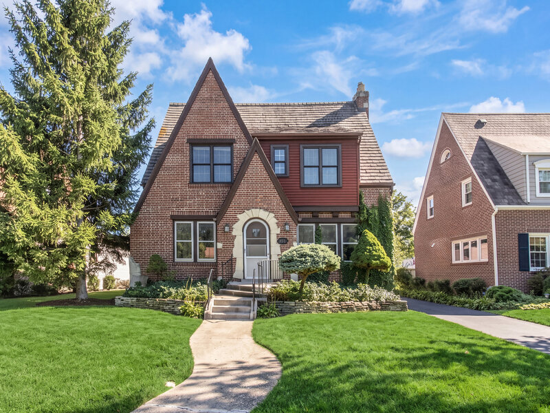 221 East Avenue Park Ridge IL 60068