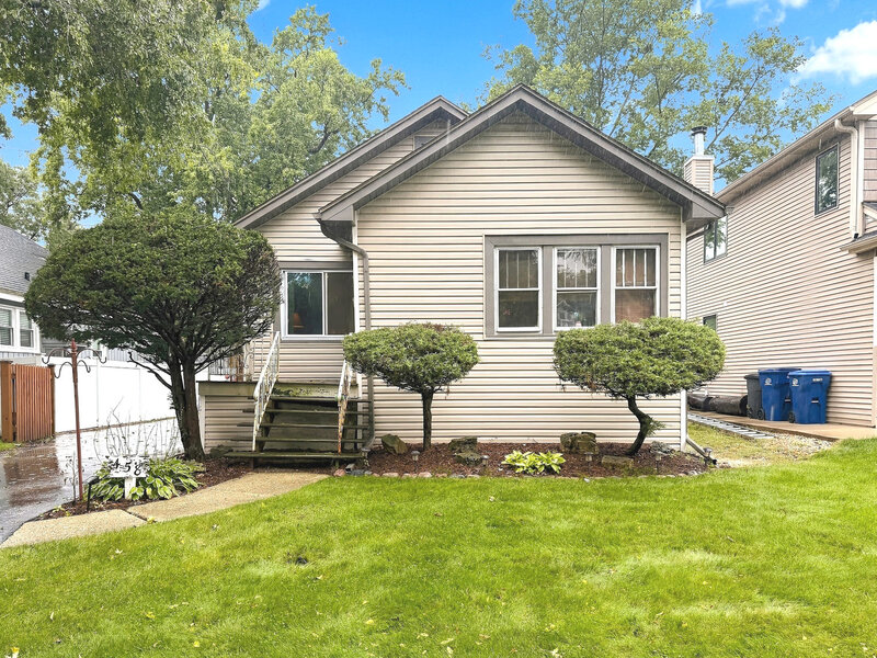 458 S Harvard Avenue Villa Park IL 60181