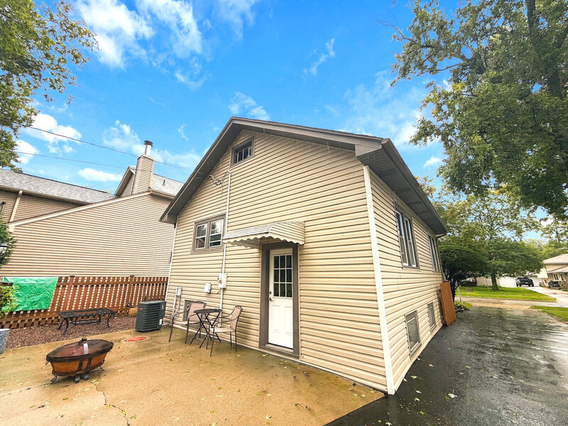 458 S Harvard Avenue Villa Park IL 60181