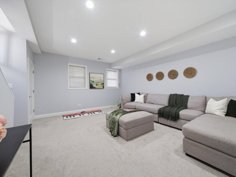 1457 W Fry Street Chicago IL 60642