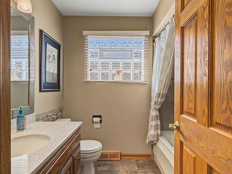 11629 S Avenue J Chicago IL 60617