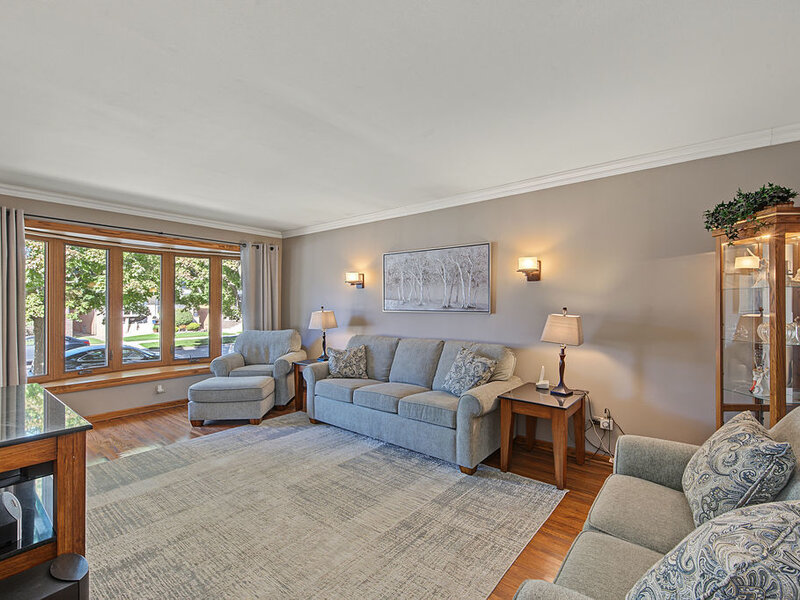 11629 S Avenue J Chicago IL 60617