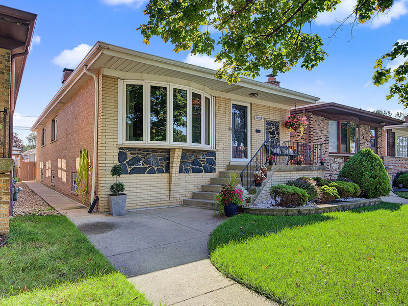 11629 S Avenue J Chicago IL 60617