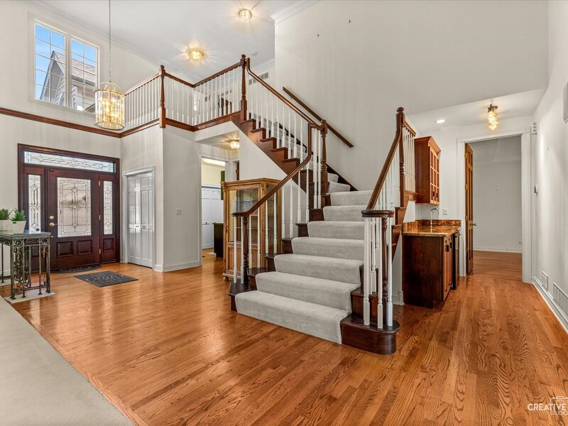 4 S Robert Frost Circle St. Charles IL 60175