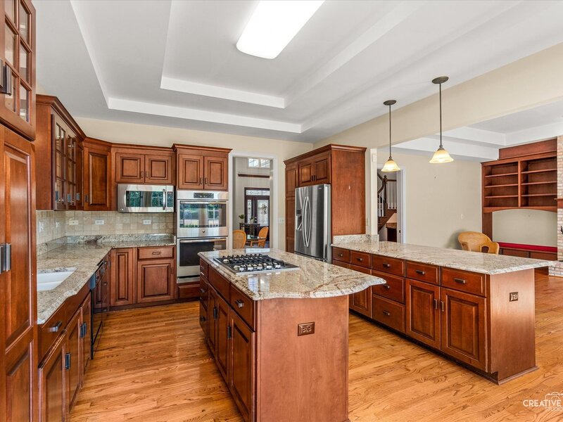 4 S Robert Frost Circle St. Charles IL 60175