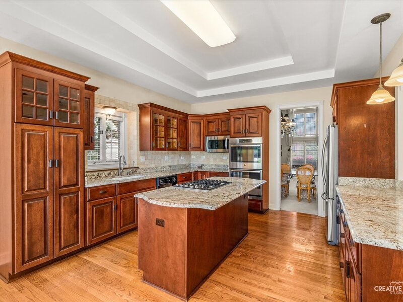 4 S Robert Frost Circle St. Charles IL 60175