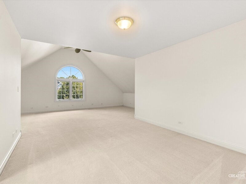 4 S Robert Frost Circle St. Charles IL 60175