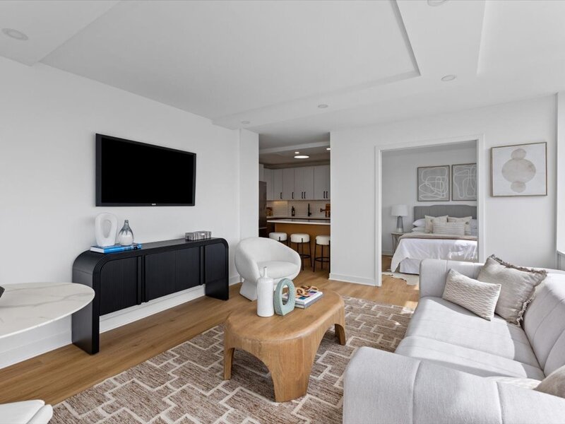 1355 N Sandburg Terrace Chicago IL 60610