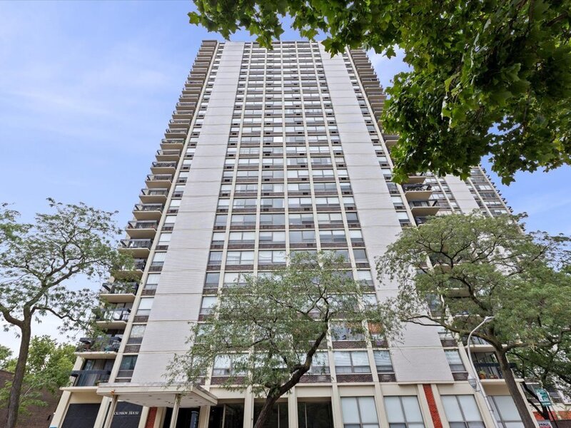 1355 N Sandburg Terrace Chicago IL 60610