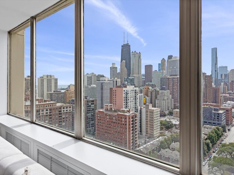 1355 N Sandburg Terrace Chicago IL 60610