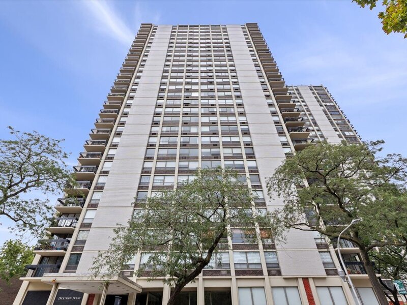 1355 N Sandburg Terrace Chicago IL 60610