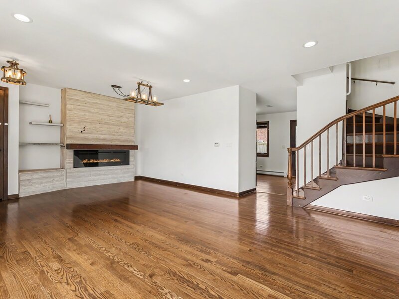 15 Virginia Lane Elmhurst IL 60126