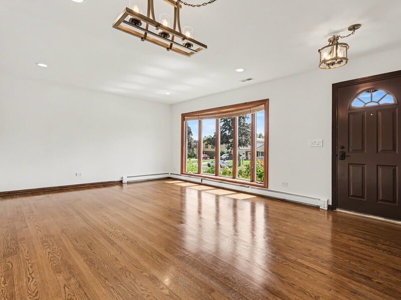 15 Virginia Lane Elmhurst IL 60126