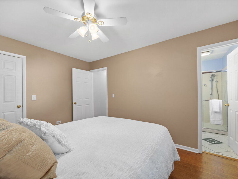 4431 Waubansie Lane Lisle IL 60532