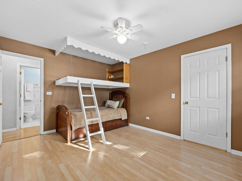 4431 Waubansie Lane Lisle IL 60532