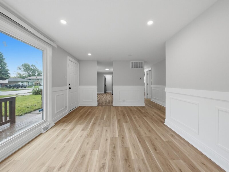 16548 Paulina Street Markham IL 60428