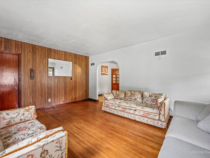 867 Clay Street Woodstock IL 60098