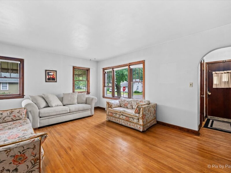 867 Clay Street Woodstock IL 60098