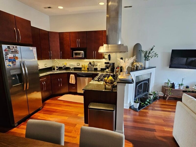 1454 W Blackhawk Street Chicago IL 60642