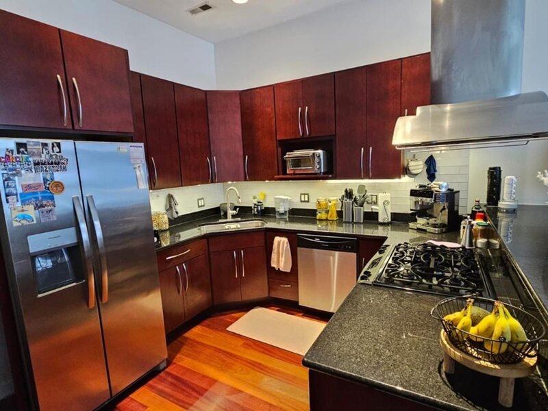 1454 W Blackhawk Street Chicago IL 60642