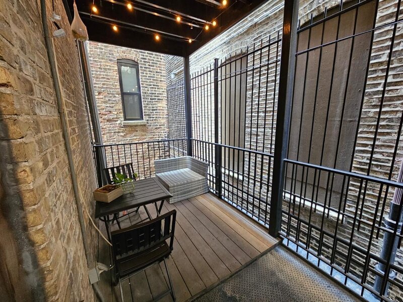 1454 W Blackhawk Street Chicago IL 60642