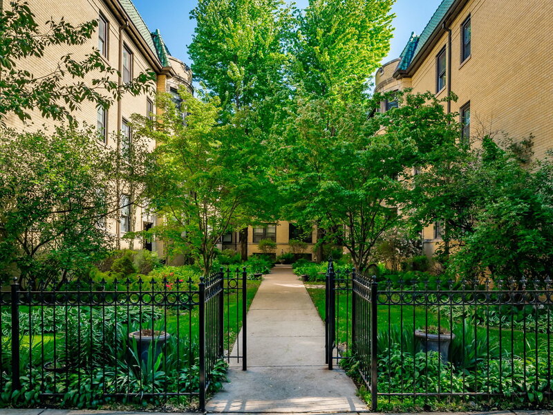 1425 W Summerdale Avenue Chicago IL 60640