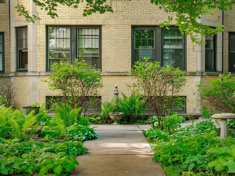 1425 W Summerdale Avenue Chicago IL 60640