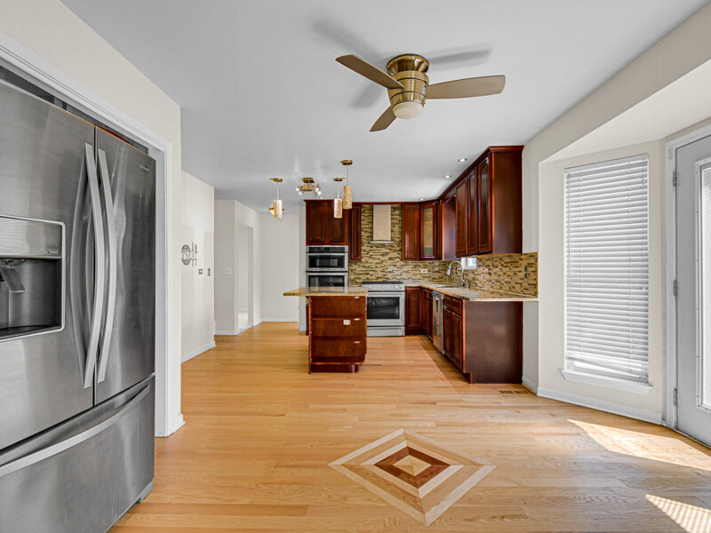 1853 Lake Shore Court Romeoville IL 60446
