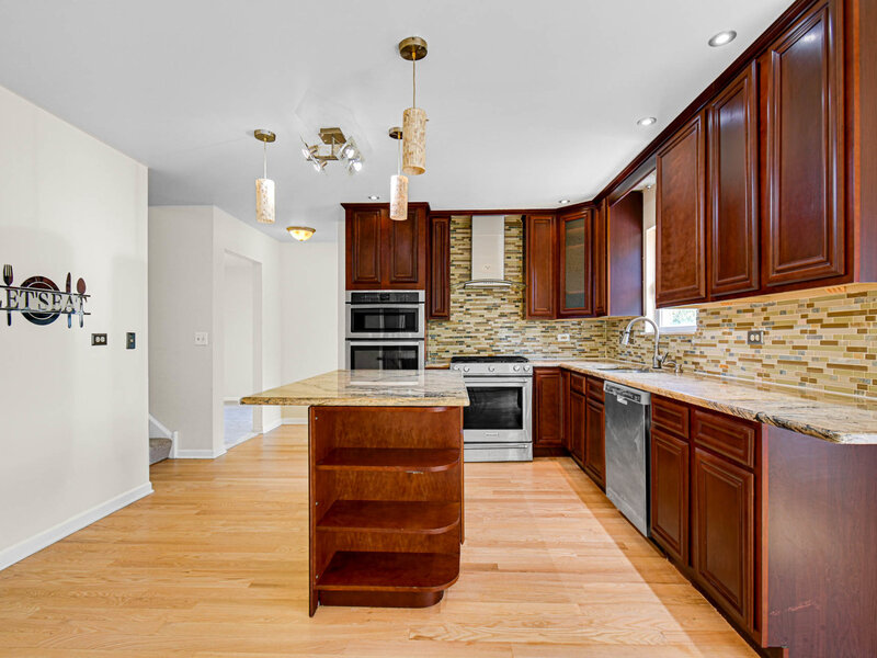 1853 Lake Shore Court Romeoville IL 60446