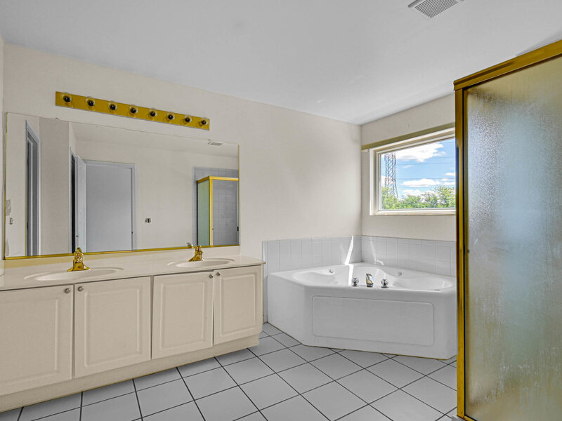 1853 Lake Shore Court Romeoville IL 60446