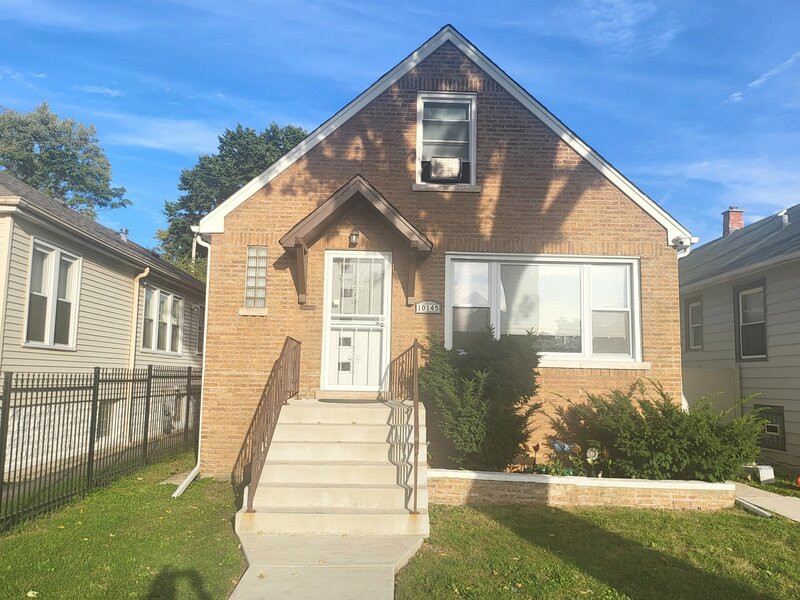 10145 S Perry Avenue Chicago IL 60628