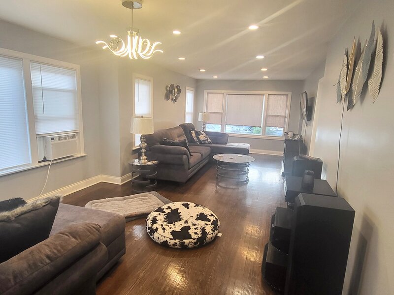 10145 S Perry Avenue Chicago IL 60628