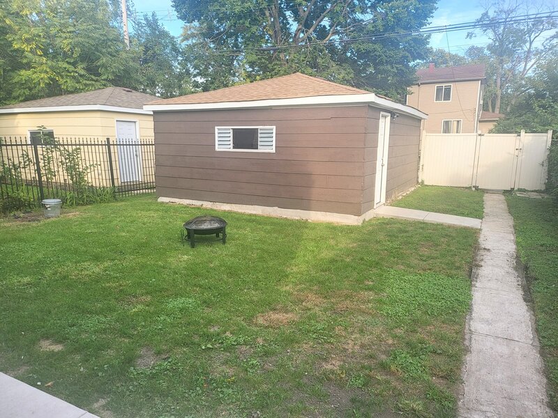 10145 S Perry Avenue Chicago IL 60628
