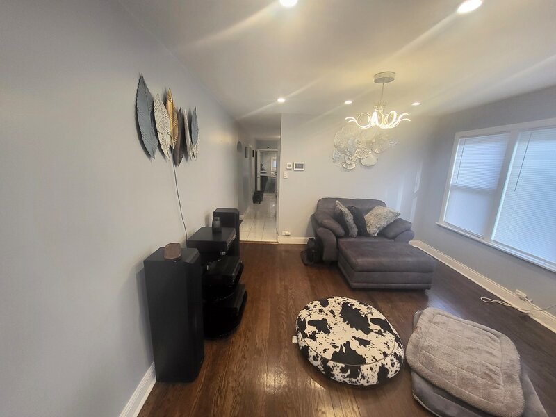 10145 S Perry Avenue Chicago IL 60628