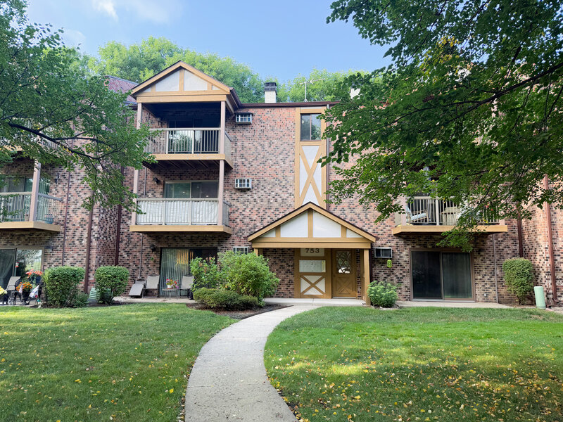 753 S Dwyer Avenue Arlington Heights IL 60005