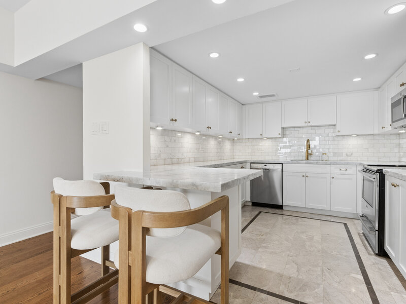 175 E Delaware Place Chicago IL 60611
