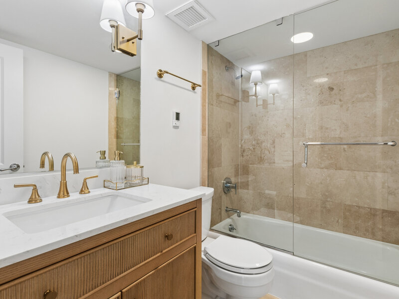 175 E Delaware Place Chicago IL 60611