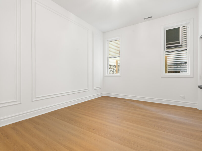 3329 N Whipple Street Chicago IL 60618