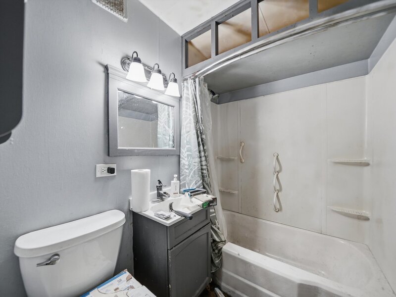 7025 W 73rd Place Chicago IL 60638