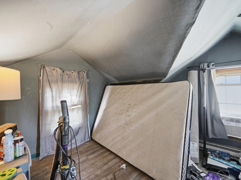 7025 W 73rd Place Chicago IL 60638