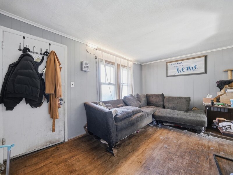 7025 W 73rd Place Chicago IL 60638