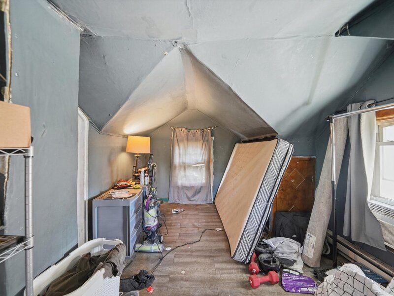7025 W 73rd Place Chicago IL 60638