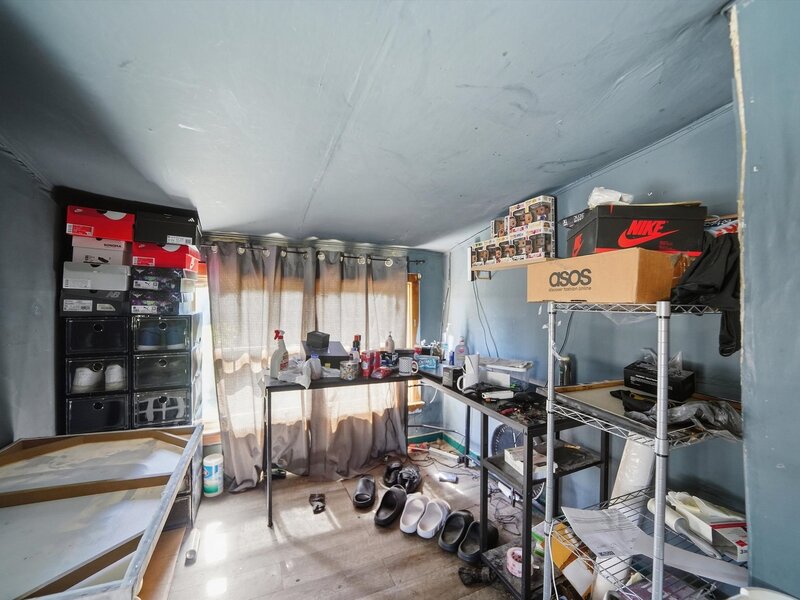 7025 W 73rd Place Chicago IL 60638